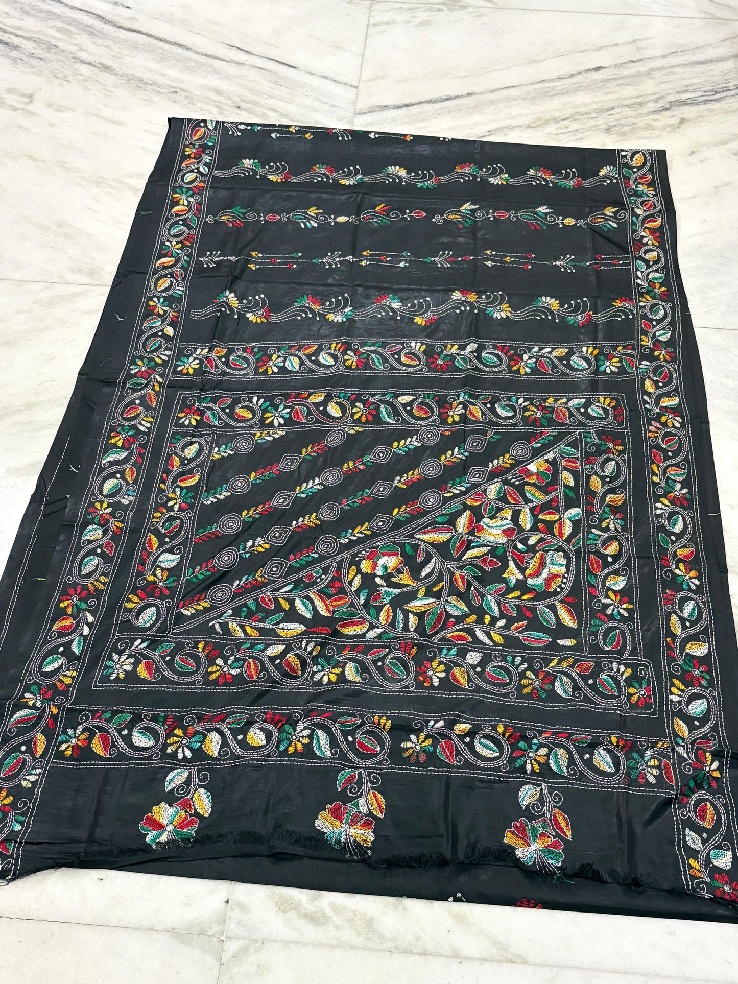 Blended Murshidabad Silk Hand Crafted Kantha Stitch Saree