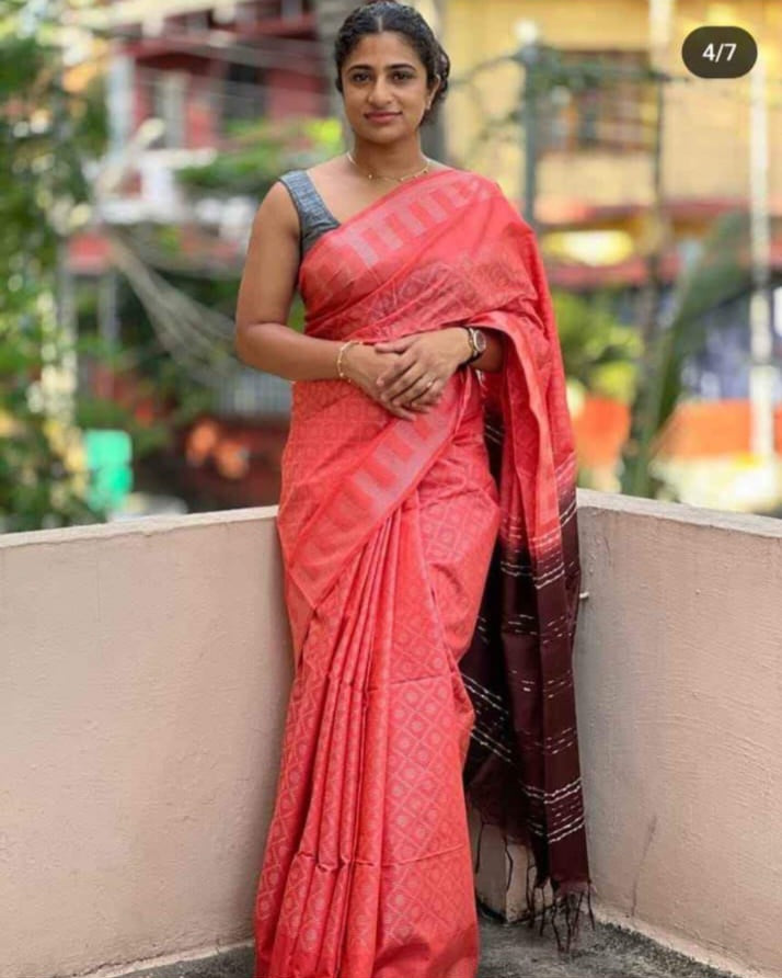 Katali Checks Silk Blended Saree