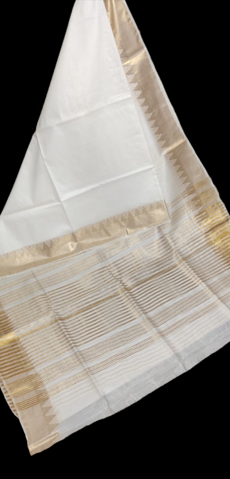 Temple Border Silk Blended Saree