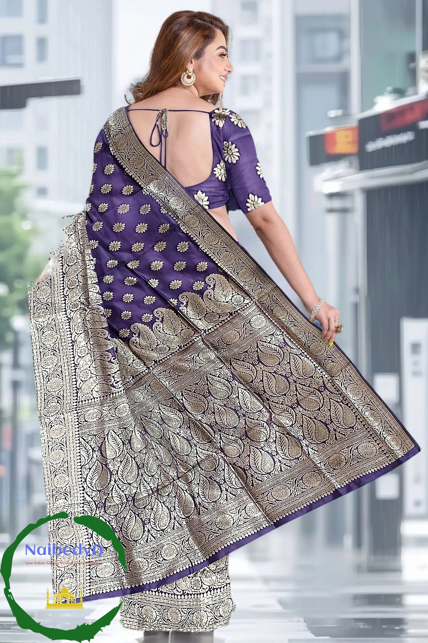 Traditional Muslin Dhakai Jamdani Sari With Silver Zari Work